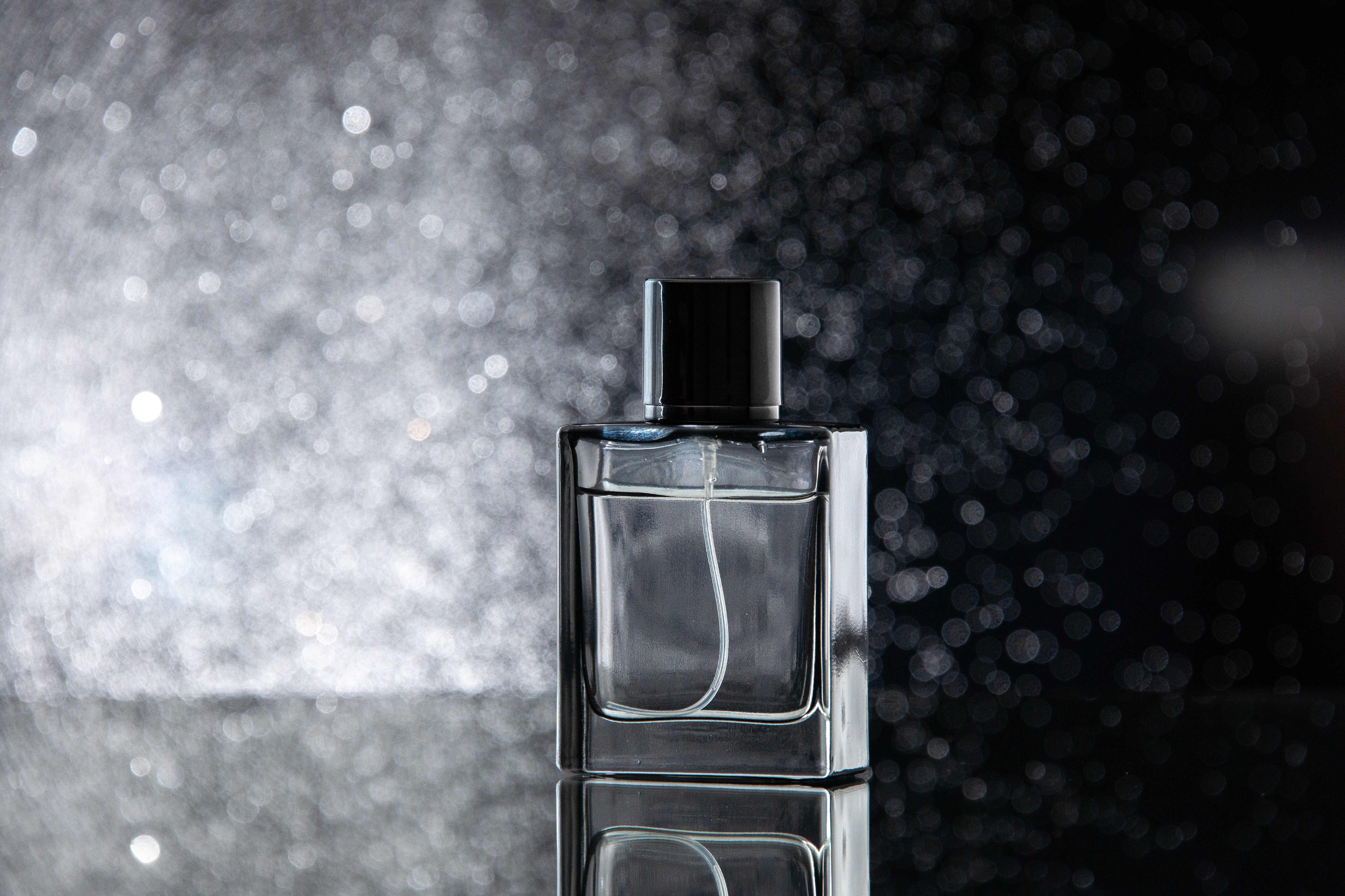 flacon de parfum trouvée a Pompéi (rome antique)